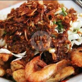 Mi Goreng Komplit (telur, Ayam, Sosis, Sayur) menu Warung Tombo Ngeleh Bu Ndut, Kauman Randugarut