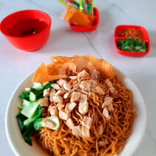 Mie Ayam Yamin Pangsit Rebus menu Mie Ayam Pandawa 313, Bintaro