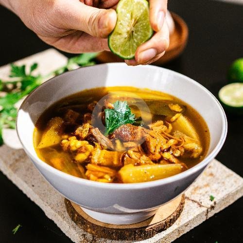 Lontong menu Soto Yoe Fo, Jl. Muara Barat No 7