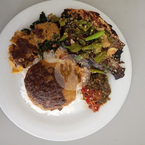 Nasi Padang Ikan Mas Gulai menu Cinto Minang, Pegangsaan Dua