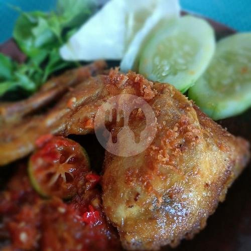 Ayam Paha Goreng menu Warung Penyet Mas Ipin, Pusat Kuliner Batan Selatan
