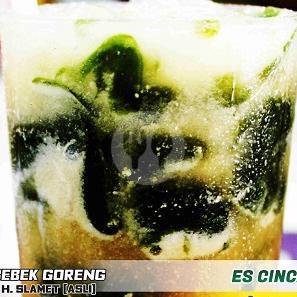 Es Green Slank menu Bebek Goreng H Slamet, Kejambon