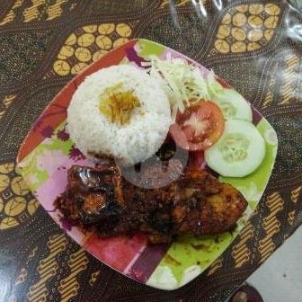 Nasi Nila Goreng menu Ayam Geprek DBC, Beskalan