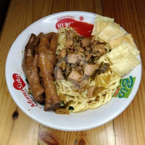 Pocari Sweat menu Pangsit Mie & Mie Ayam 99 , Karangploso