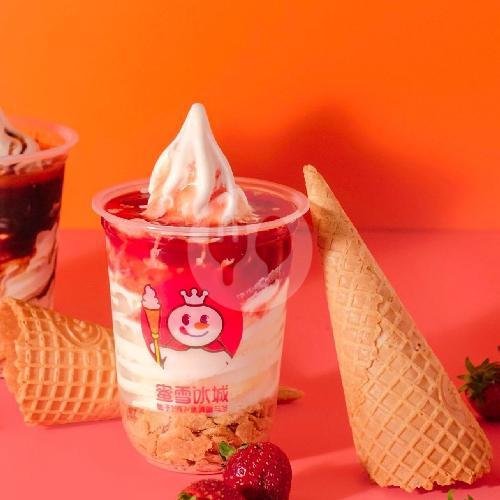Strawberry Mi-Shake menu Mixue Arcamanik Endah