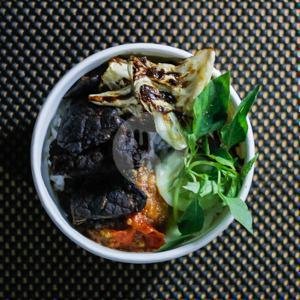 Sop Tulang Rempah + NASI menu Nasi Pedas Bu Ida, Mampang Prapatan