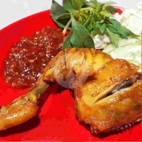 Ayam Bakar menu Mas Zie Seafood dan Ikan Bakar, Pakis
