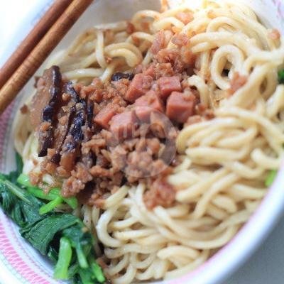 Mie Goyang Lidah menu Depot MITRA, Banyuwangi