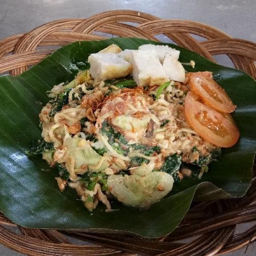 Lotek Bakwan menu Warung Lotek, Soto, Pecel (Jawa Timur) Bu Mus, Mantrijeron