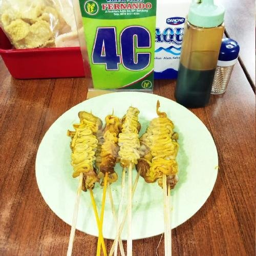 Burung Dara Goreng menu Warung Makan Fernando, Kiaracondong
