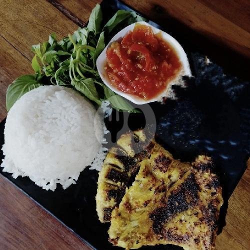 Ikan Laut Bakar Isi 2 Porsi menu Ikan Bakar & Pindang Serani Condong Raos Bu Sri, Tembalang