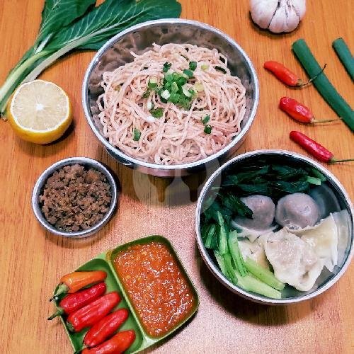 Mie Kecil Pedas Manis (Baso Pangsit) menu Mie Baso Pangsit Baladewa