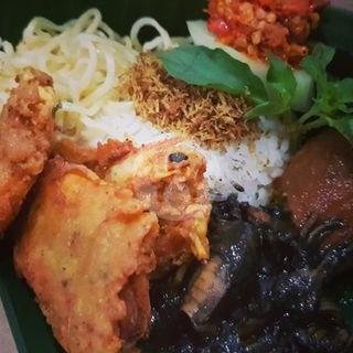 Review Restoran Sego Kumat: Kelezatan Kuliner Surabaya yang Wajib Dicoba