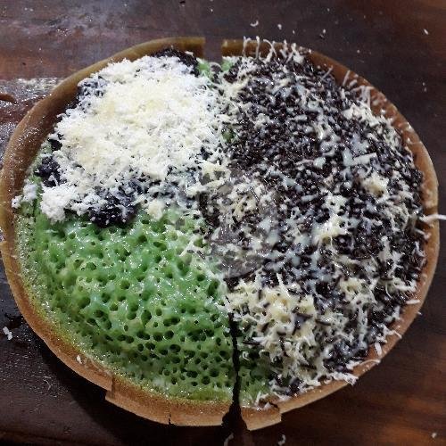 Keju Kacang Coklat Wijen Susu Blackforest (Besar) menu Martabak Suka Hati 99 Bang Johan, Pemuda