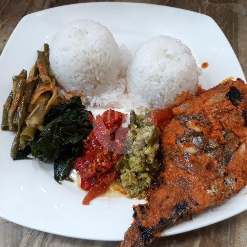 Nasi Ikan Gulai Laut + Teh Es + Kerupuk menu Rumah Makan Ampera Daun Mas, Nanggalo