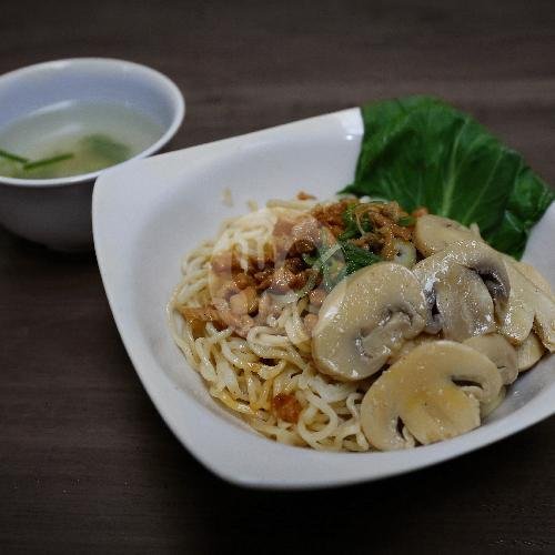 Yamie Jamur + Pangsit menu Mie Ayam Jakarta & Bakso Galaxy, Sutopo