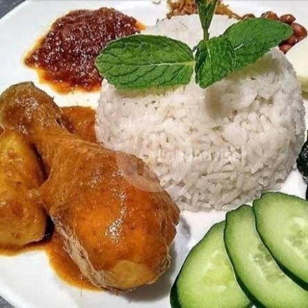 Nasi Ayam Potong Goreng menu RM Padang Singkarak, Cilacap