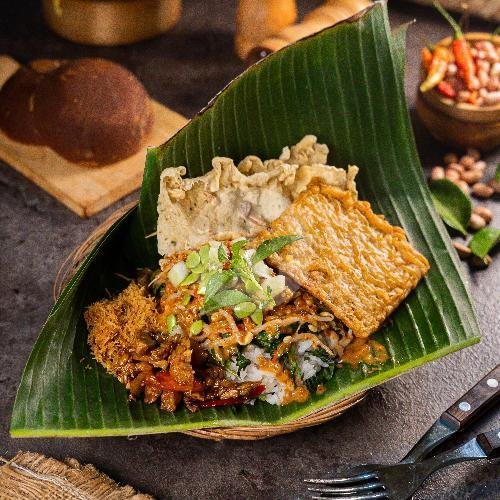 Nasi Pecel Komplit + Lodeh Nangka Muda menu Pecel Madiun Mbak Nina, Walikota Mustajab