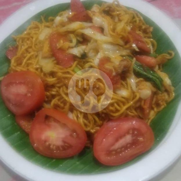 Mie Goreng Sosis menu Nasi Goreng Gila Dua Saudara Galuh, Kesambi