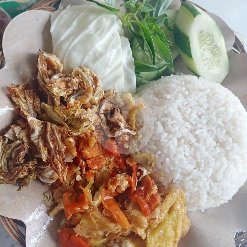 Nasi + Telur + Terong + Es Teh menu Penyetan Mas Kobis, Argulo