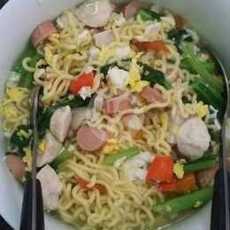 Kwetiau Rebus Sepesial Komplit menu Nasi Goreng Bintang Samdiyah, Cipayung