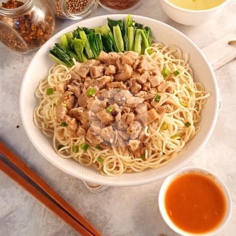 Bakmi Kecil ayam + pangsit menu Bakmi Amoy, Kota