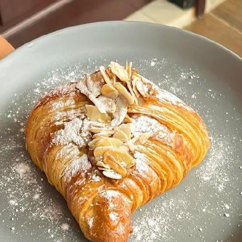 Almond Biscof menu Terserah Cafe & Space, Sukun