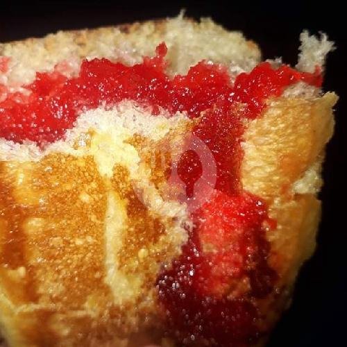 Martabak Bang Kumis: Surga Kuliner di Cimanggis yang Wajib Dikunjungi