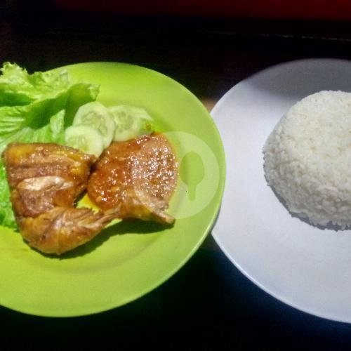 Paket Nasi Uduk Ayam Kremes menu Warung Nasi Uduk Pak Imam, Pelesiran