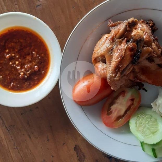 Dada menu Ayam Goreng Pak Kromo 9, Berbah