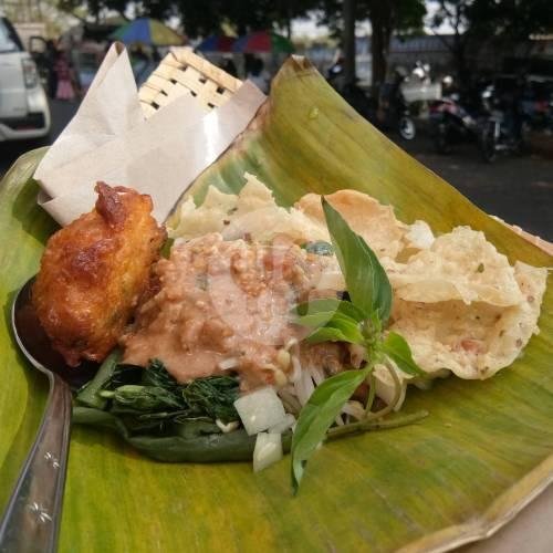 Review Pecel Pincuk Dieng: Sarapan Legendaris di Malang yang Wajib Dicoba