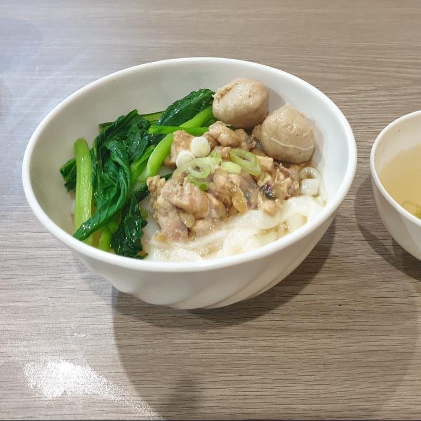 Kweetiaw Kuah Ayam Pangsit Goreng menu Mie Ayam Jakarta Bang Rudy, Gubeng