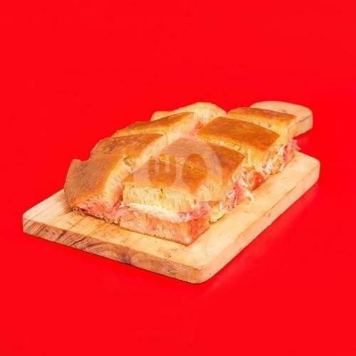 Special menu Iwan Martabak Bangka Asli, Tambora
