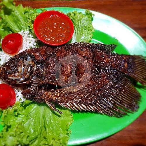 Review Lesehan Sribu Asri: Tempat Nongkrong Asik dengan Makanan Lezat di Kediri