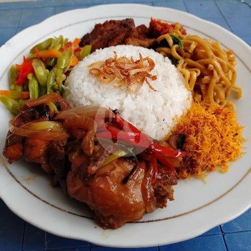 Nasi Campur Ayam Kecap Spesial menu Nasi Campur MM Bu Mimin Lawang Seketeng, Genteng