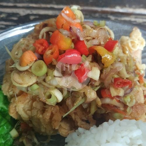 Ayam Geprek Sambal Mattah menu Lalapan Mbok Toen, Klampok Kasri