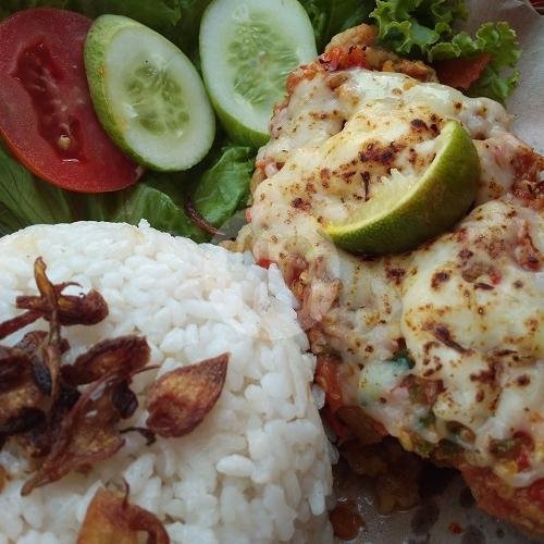 Nasi Uduk Rempah Ayam Ungkep menu Warung Makan Neng Hera