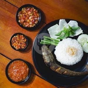 Nasi Pela Hati Rock menu Penyetin lagi