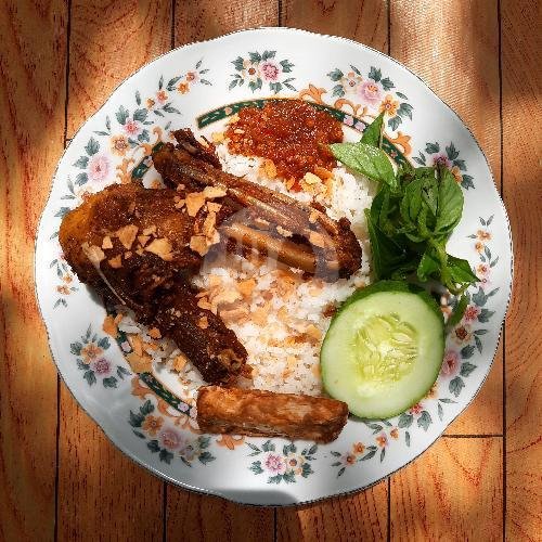 Review Warung Bebek Kasong Pak Har: Makanan Enak dan Suasana Nyaman di Kartoharjo