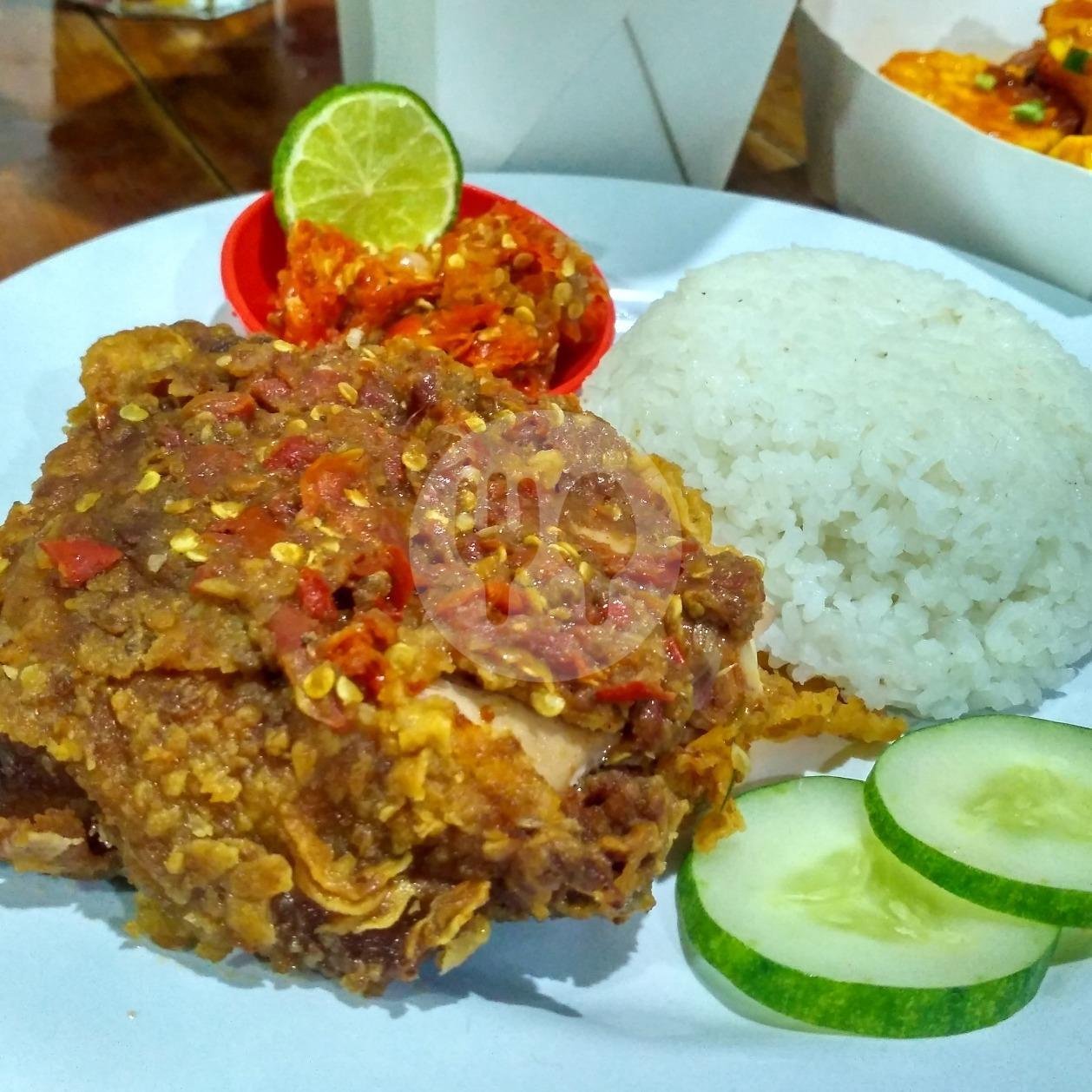 Ayam Geprek Sambal Terasi Segar menu Ayamania Juara Ayam Geprek, Kasihan