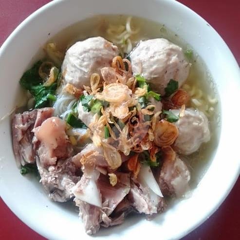 Yamin Pisah menu Baso Bawean, Banda