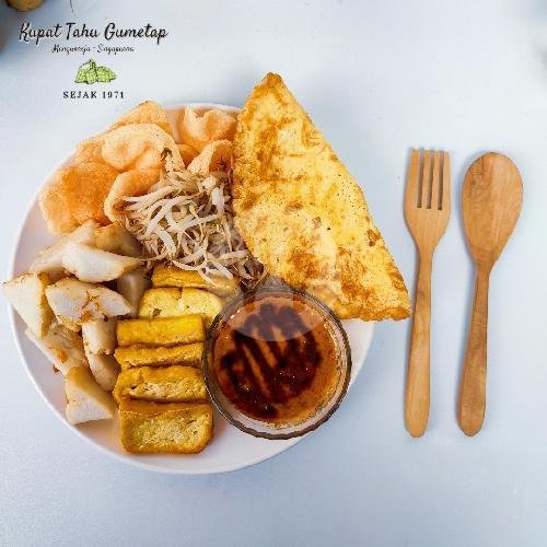 Kupat Tahu Gumetap Singaparna: Kuliner Legendaris di Bandung yang Wajib Dicoba