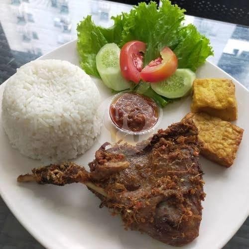 Ayam Penyet menu Pecel Ayam Pecel Lele Dua Saudara Sinabung