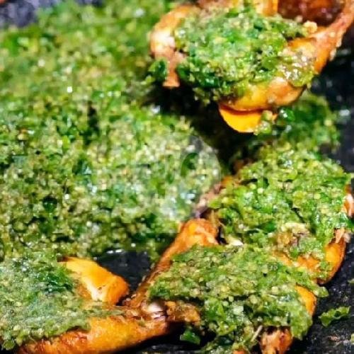 Nasi+Ayam Penyet Cabe Ijo menu Lesehan Vino, Tasura