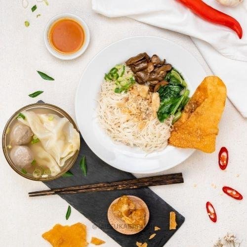 Bihun Ayam Jamur + Baso Pangsit menu Mie Ayam Jamur Suka Baru Cab. Senen, Medan Satria