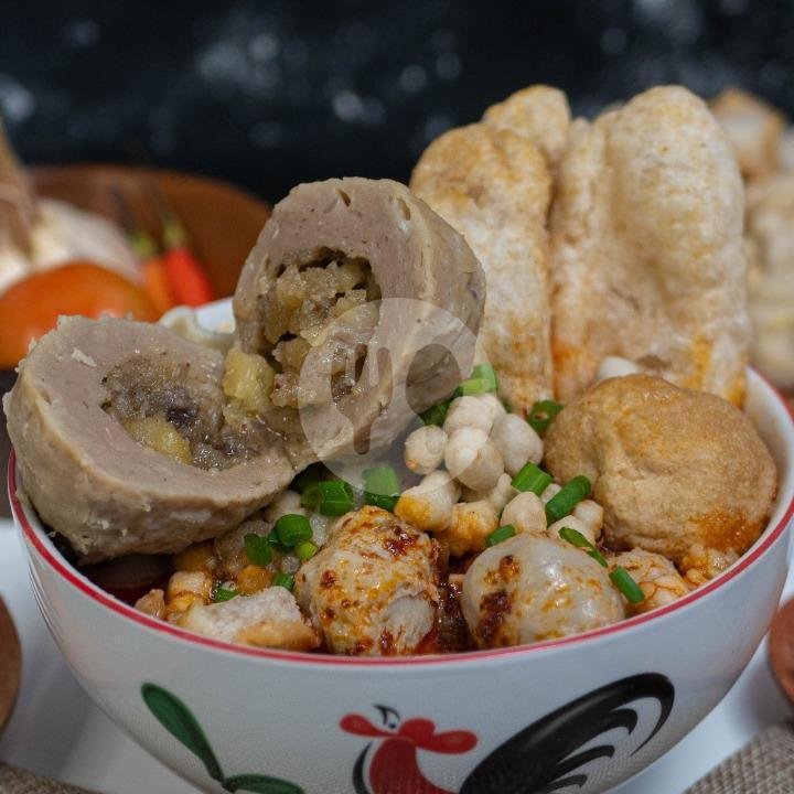 Baso Aci Komplit + Baso Urat Pedas menu Cuanki Cep Bewok, Pandegiling