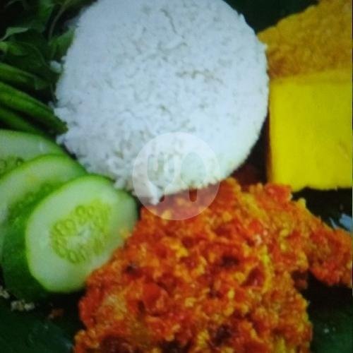 Ayam Geprek + Lalapan menu Ayam Geprek Dan Penyetan Ambyar, Letnan Tori Subiantoro