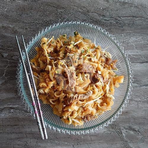 Kwetiau Goreng Sapi menu Mantabe Kitchen