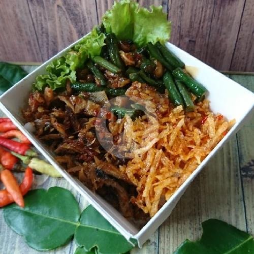 Nasi Lauk Ayam menu Nasrubat, Sukun