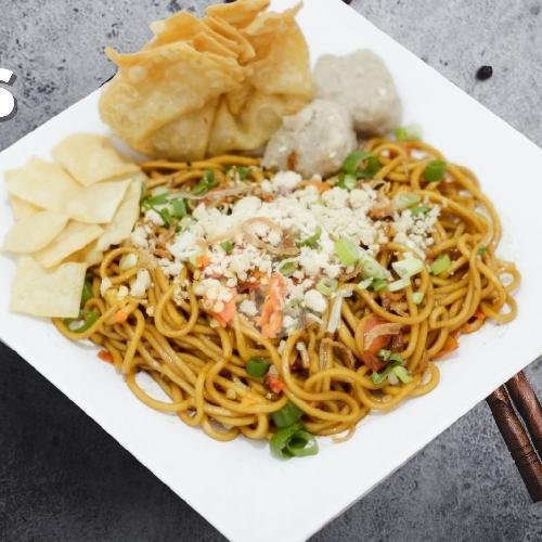 Mie Pedas Kerupuk Pangsit Ayam 28 menu Rumah Mie Ayam 28, Beber Raya